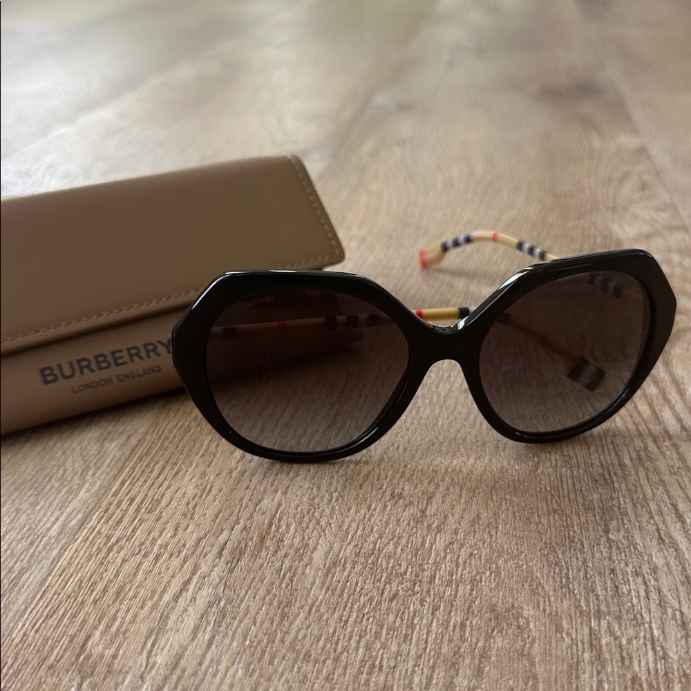 Burberry Black Sunglasses with Tan Case